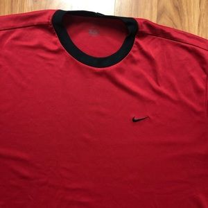 Clean essential Nike shirt
Size XL